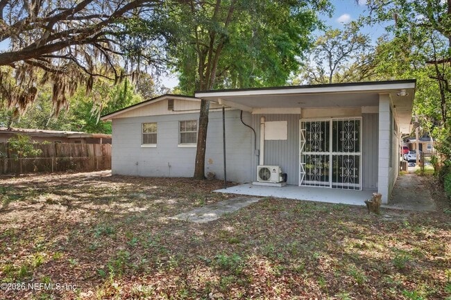 Building Photo - 6955 Miss Muffet Ln S