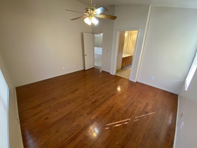 Building Photo - Great 3 bedroom/2 bathroom home in Henderson