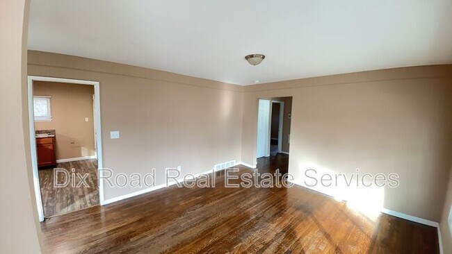 Building Photo - 5441 Bayside Dr