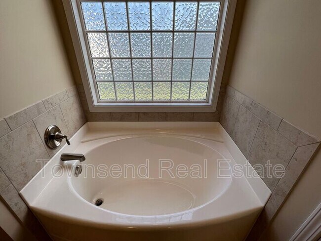 Building Photo - 93 Samuel Nicholas Dr