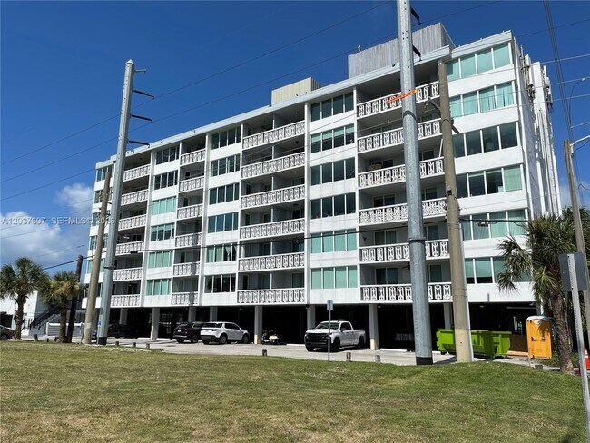 Building Photo - 8233 Harding Ave