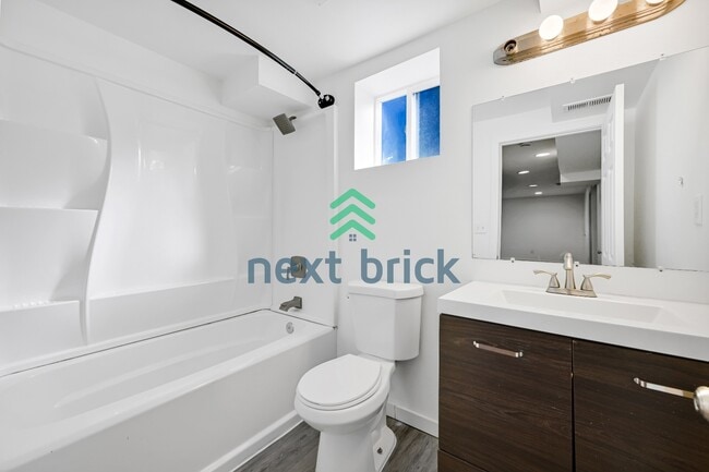 Building Photo - 2-bedroom, 1-bath basement unit