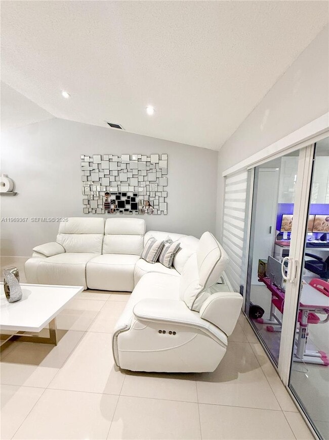 Building Photo - 14911 SW 88th Terrace