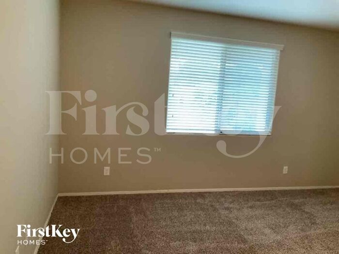 Building Photo - 7103 S 19th Ln