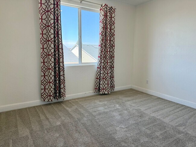 Building Photo - Spacious Next-Gen Lennar Home for Rent in the Clovis Unified School District