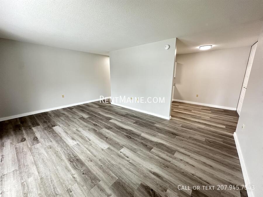 Building Photo - 33 Longrale Park