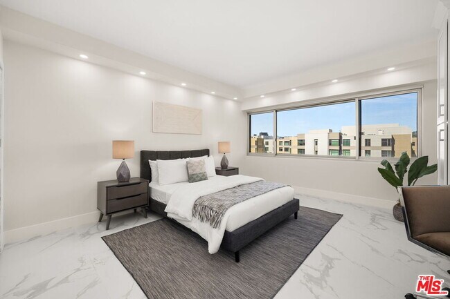 Building Photo - 10450 Wilshire Blvd