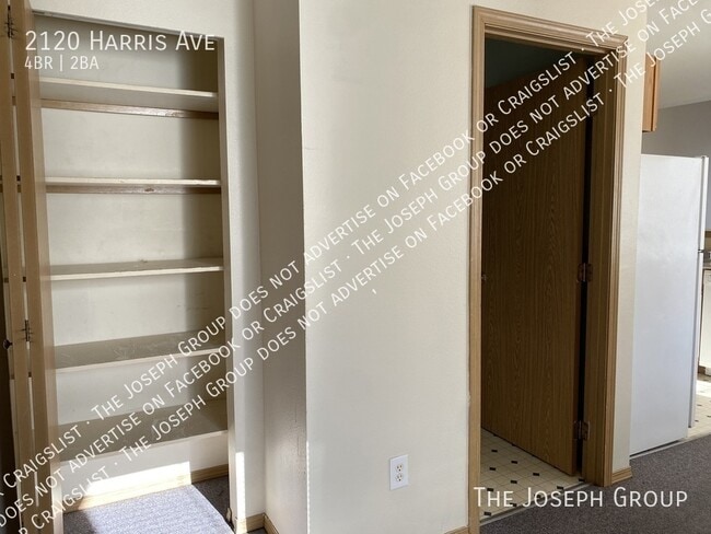 Building Photo - 2120 Harris Ave