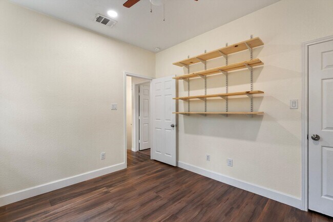 Building Photo - 7610 Bethune Ave