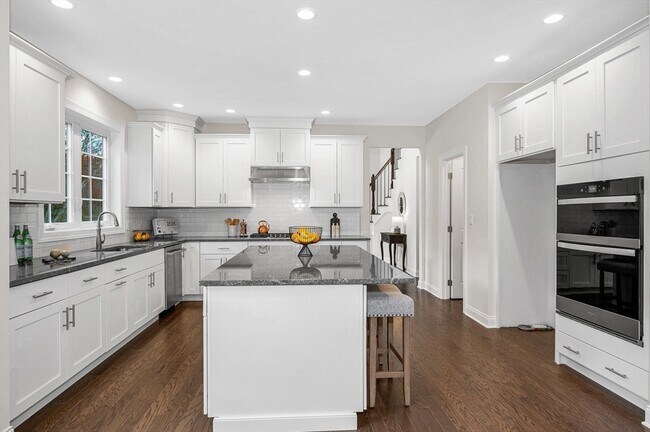 Building Photo - 12 Hope Ln