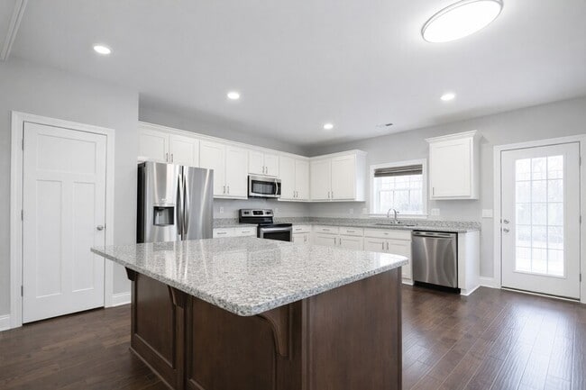 Building Photo - 122 Fargo Dr