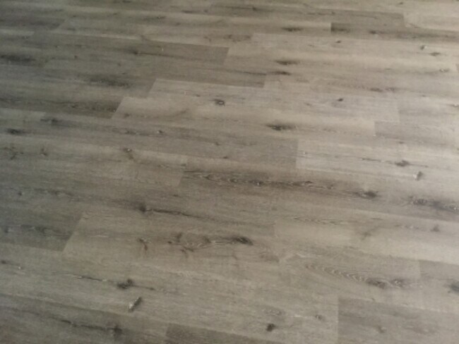 Building Photo - 10924 124th Ave N