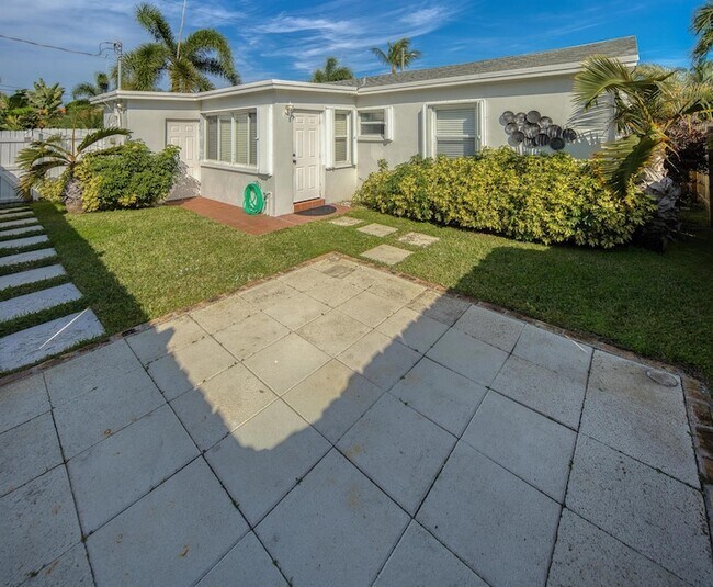 Building Photo - 1331 North N Street