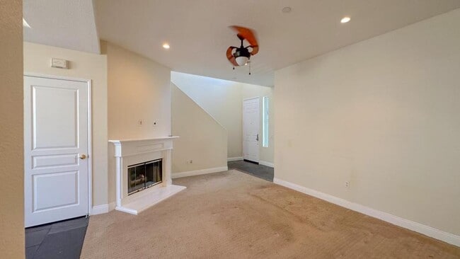 Building Photo - 37 Hinterland Way