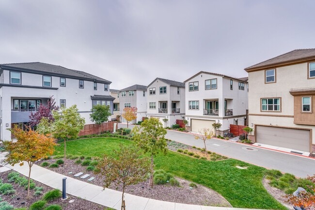 Building Photo - 2284 Solace Loop