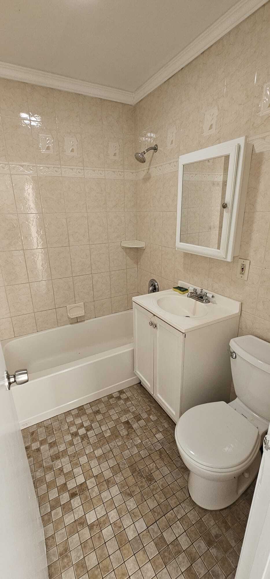 Building Photo - 1944 Adams St