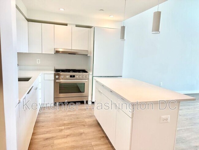 Building Photo - 1460 Belmont St NW