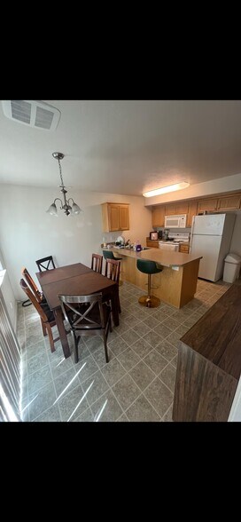 Building Photo - 1602 N Stevens Dr