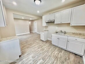 Building Photo - 921 Hamm Ct
