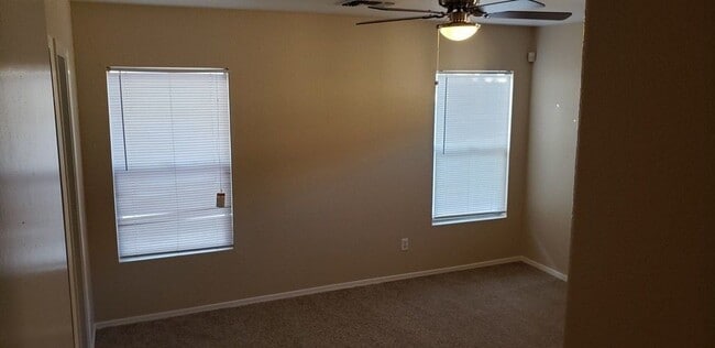 Building Photo - 2434 S 83rd Dr