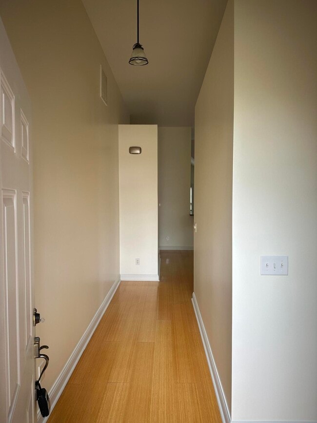 Building Photo - 106 Wisteria Ln