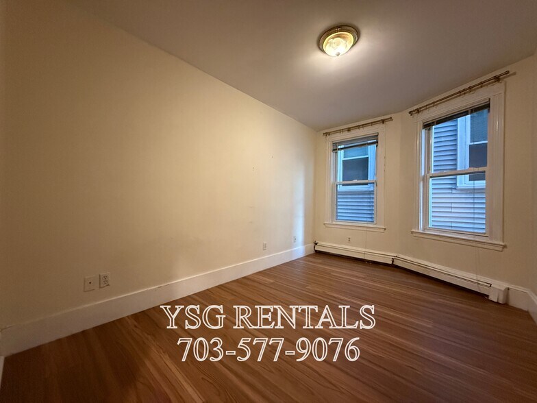 Building Photo - 38 Calumet St