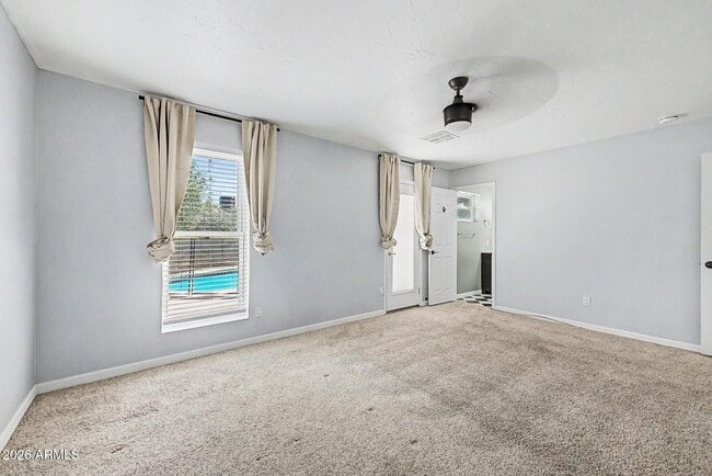 Building Photo - 855 W Lindner Ave