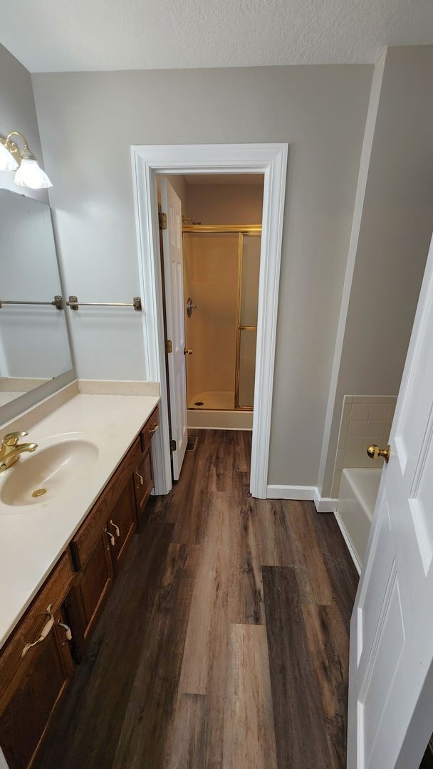 Building Photo - Lake Sherwood Executive 4BR, 3BTH home in Washburn Rural Schools!