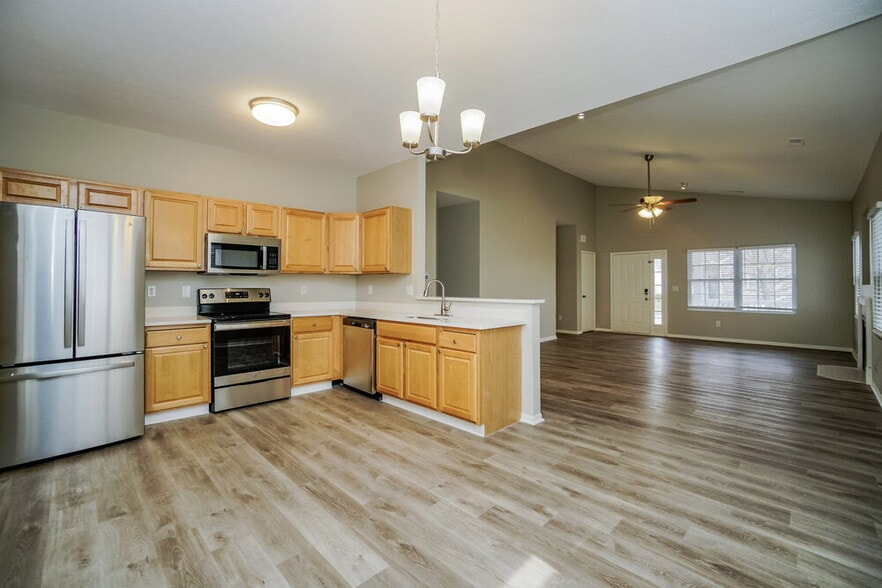 Building Photo - 4043 Summerstone Dr