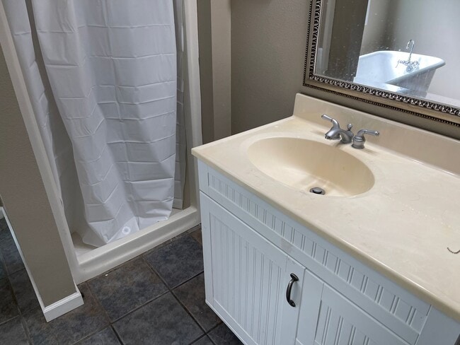 Building Photo - LAKE ELLA / MIDTOWN