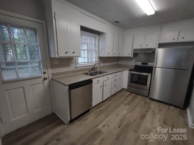 Building Photo - 615 Rama Rd