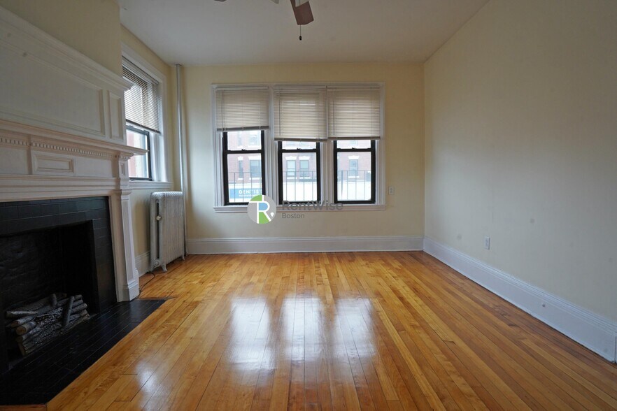 Building Photo - 1218 Commonwealth Ave