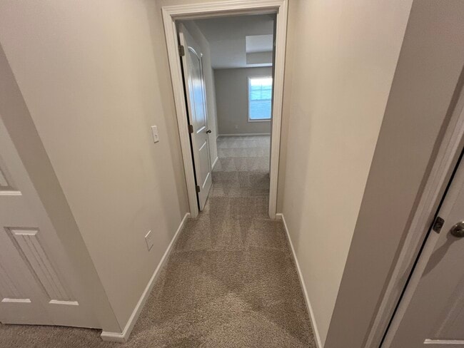 Building Photo - 4044 Thimbleberry Dr