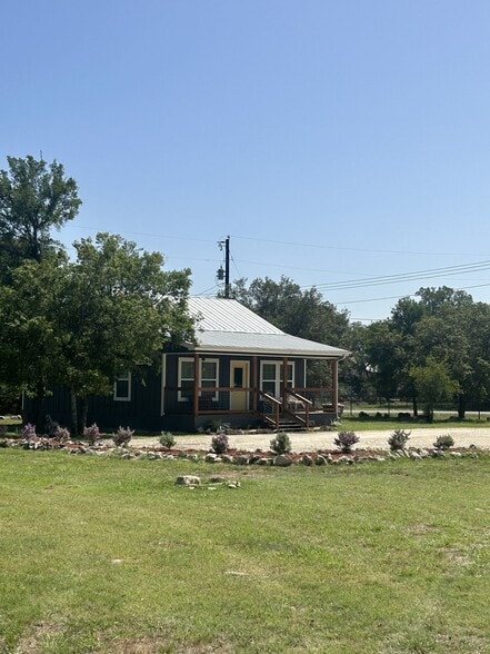 Building Photo - 6295 Spring Branch Rd