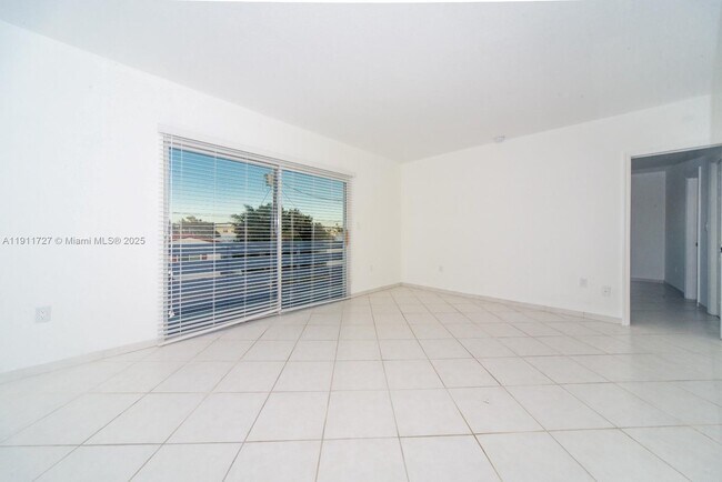 Building Photo - 7725 Carlyle Ave