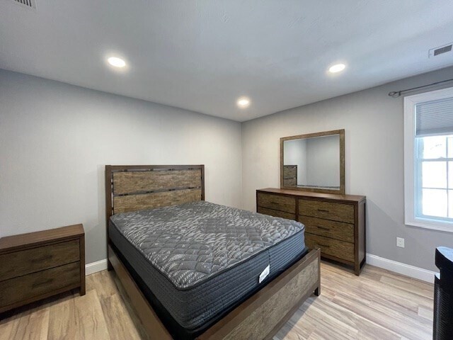 Building Photo - 152 W Main St