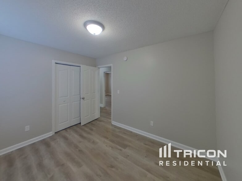 Building Photo - 1003 Cambridge Oaks Dr