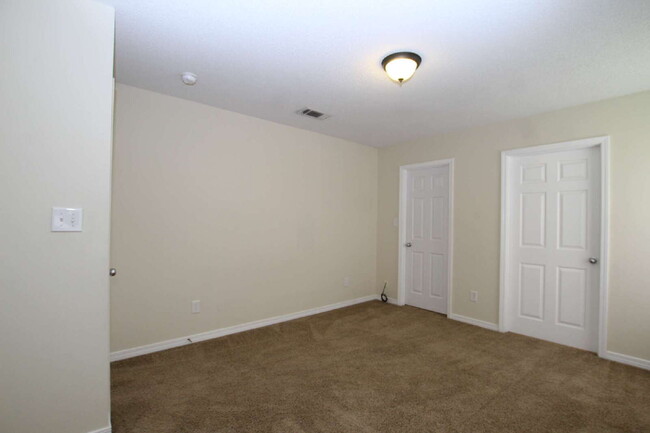 Building Photo - Pet Friendly 4BR Near NAS, Beaches & More!...