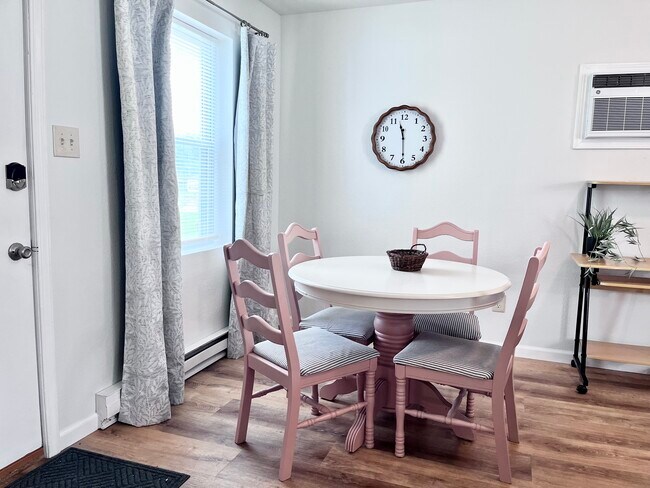 Building Photo - Rocky Court