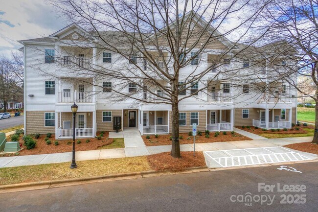 Building Photo - 17905 Delmas Dr