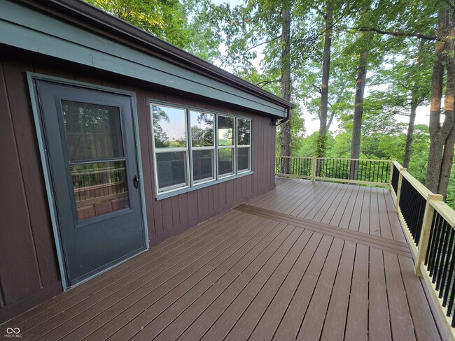 Building Photo - 158 Redbud Ln