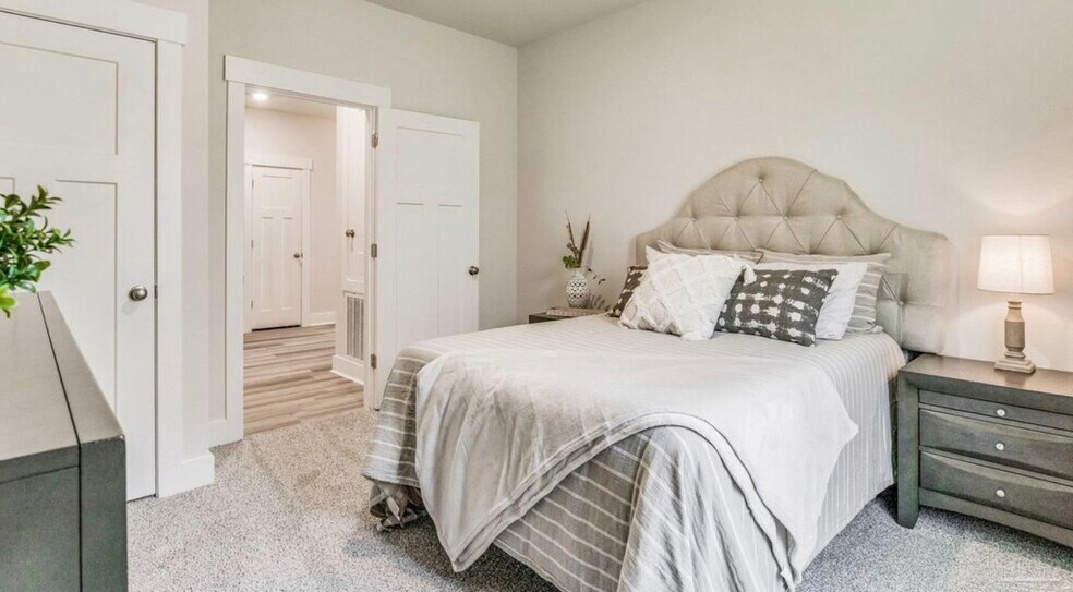 Building Photo - 5832 Sargassum Ln