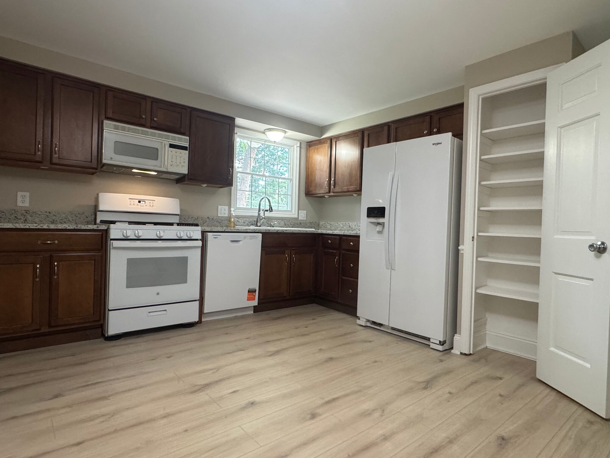 Building Photo - 3083 Orchard Rd