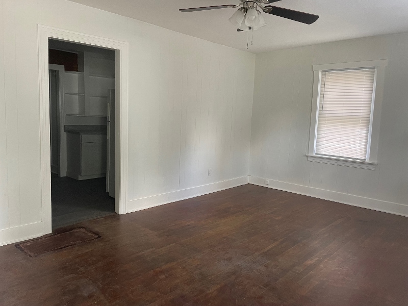 Building Photo - 1712 Hillview Dr