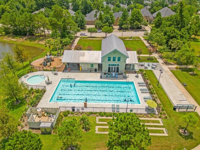 Building Photo - 10442 Lake Palmetto Dr