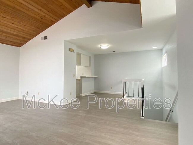 Building Photo - 4534 W Point Loma Blvd