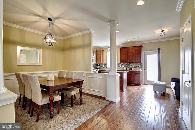 Building Photo - 43893 Eastgate View Drive