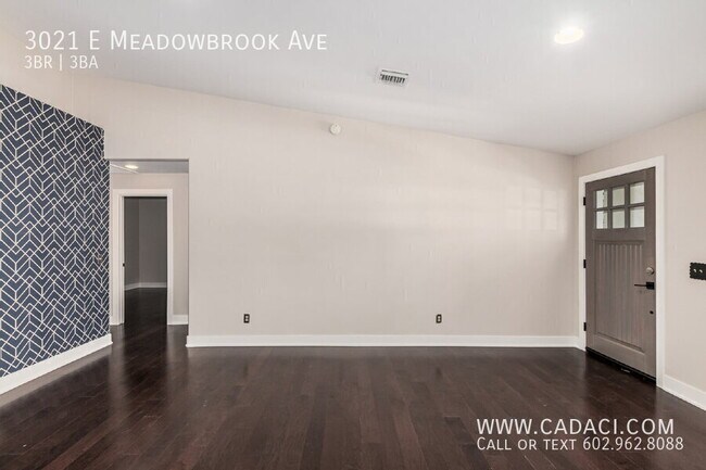 Building Photo - 3021 E Meadowbrook Ave