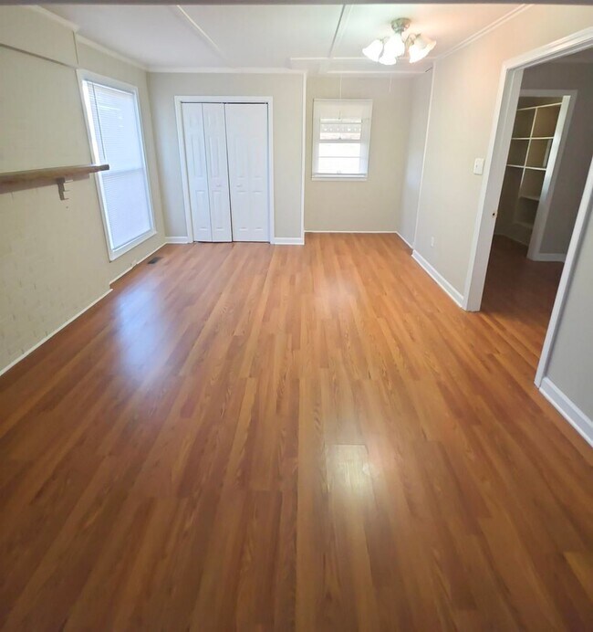 Building Photo - Spacious 3 Bedroom Home with Limited-Time $500 Move-In Special