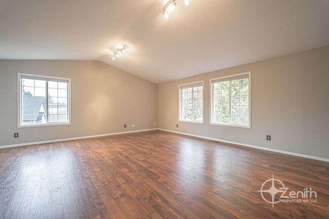 Building Photo - 4314 NE 126th St